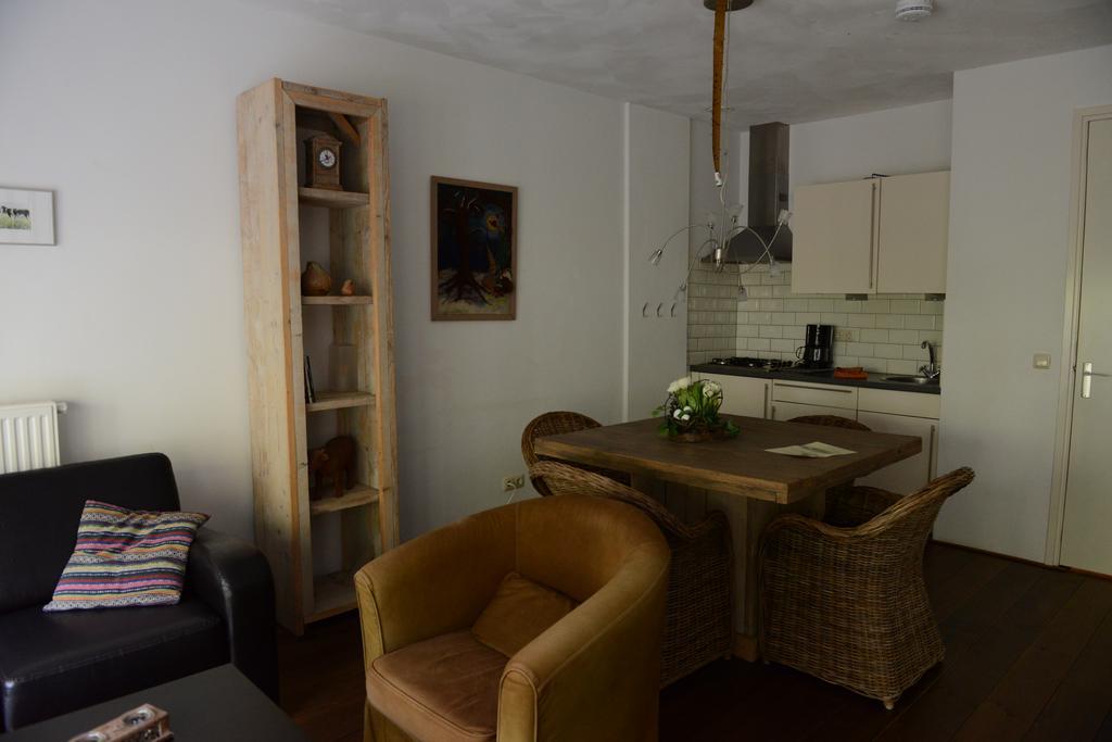 Appartementen Verhuur De Trijehoek Stiens Exterior foto